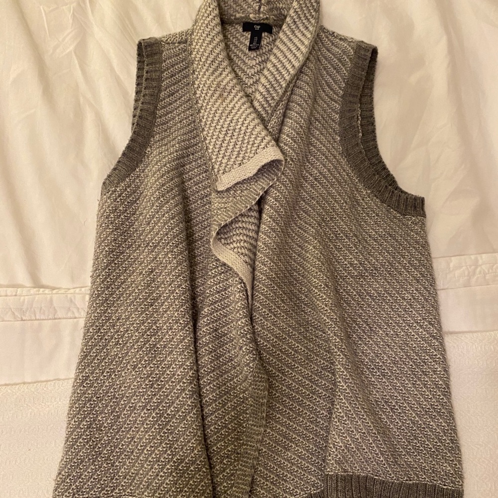Gap Women’s Sweater Vest
